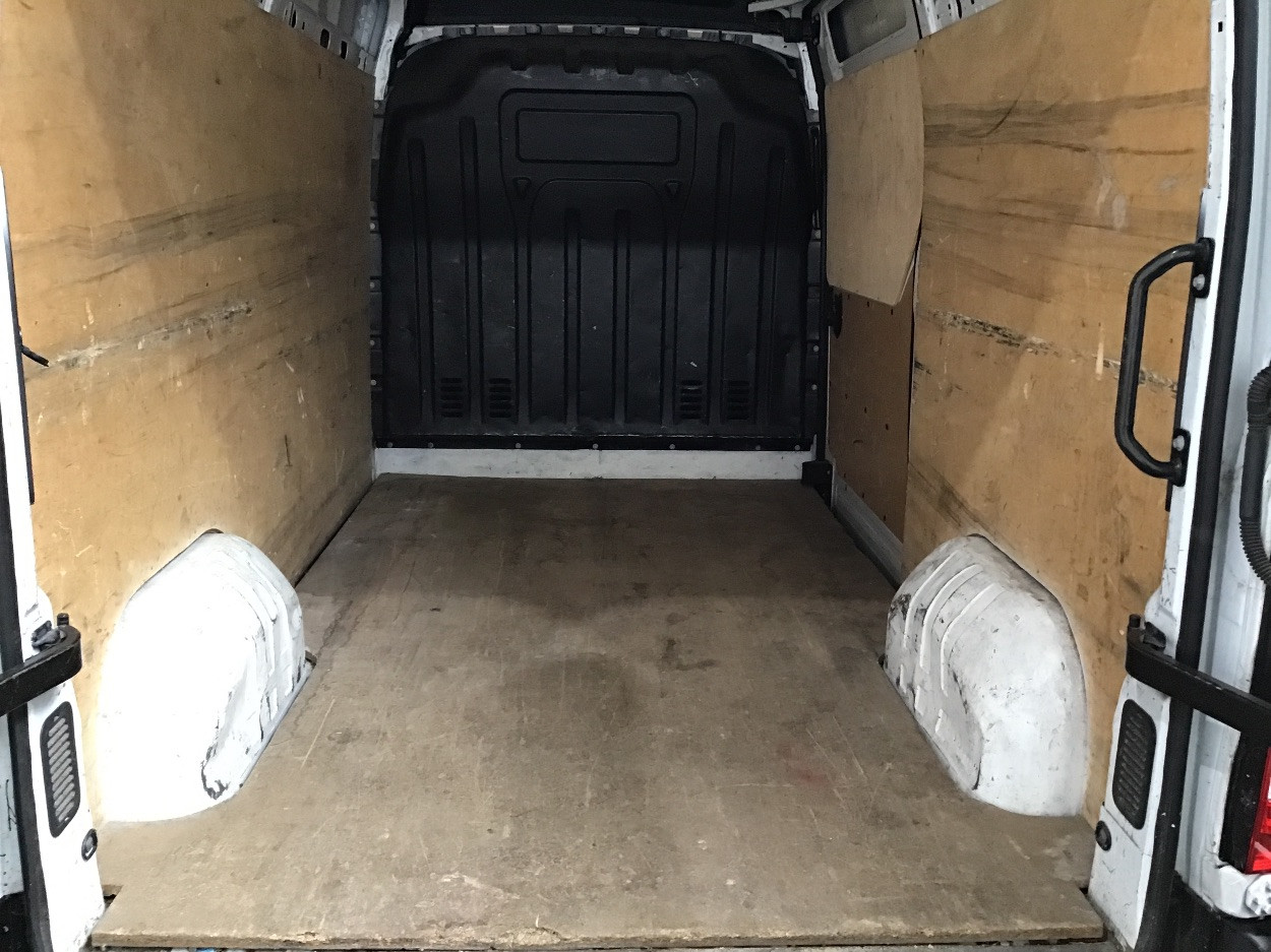 Nissan Interstar Dci 135