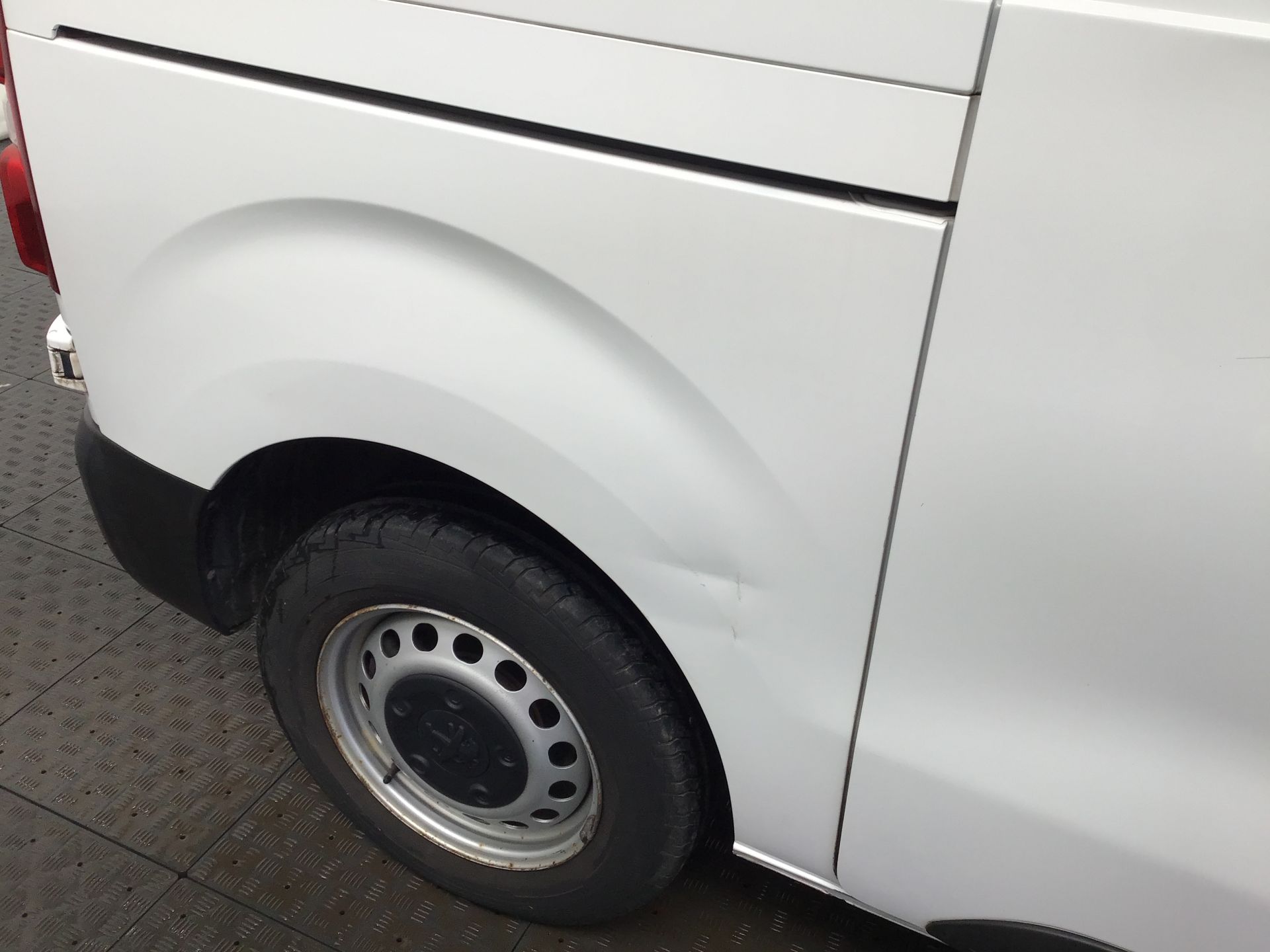 Aile arrière droite