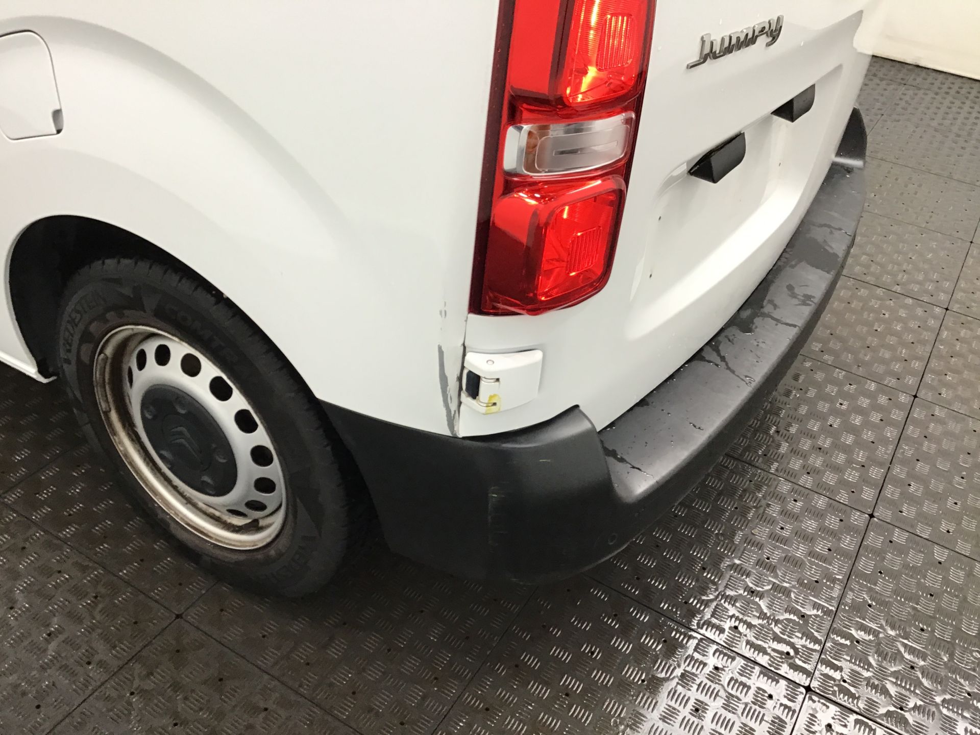 Aile arrière gauche