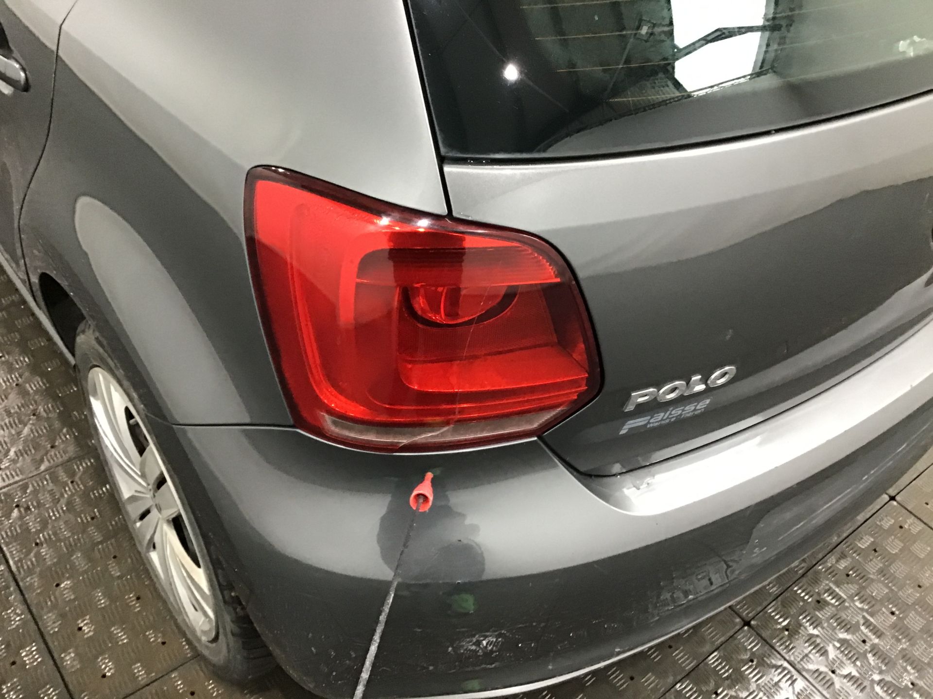 Phare arrière gauche