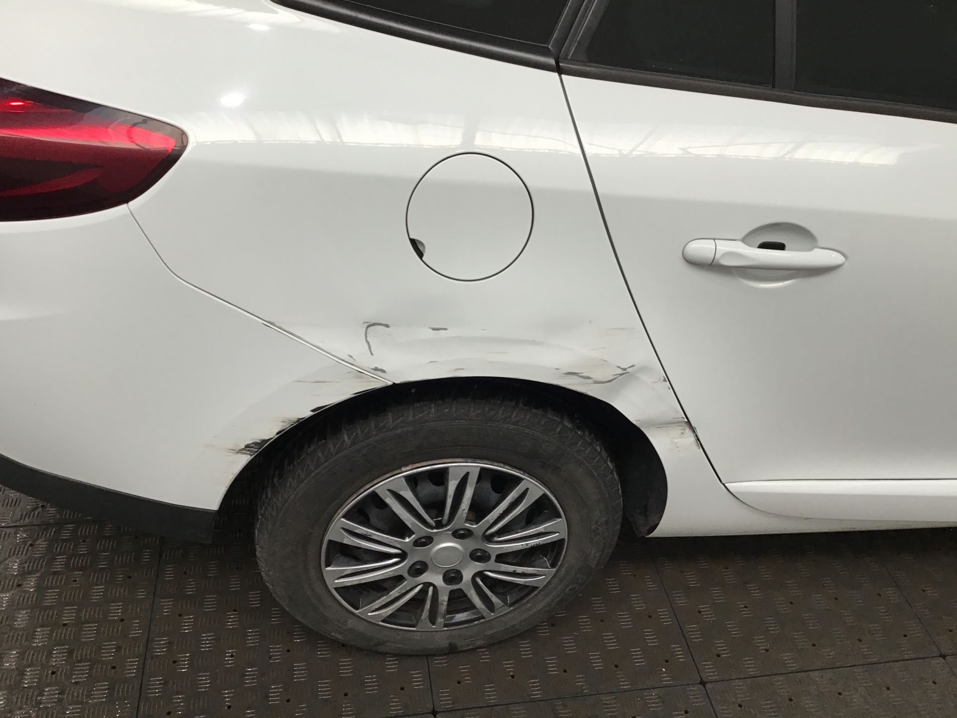 Aile arrière droite