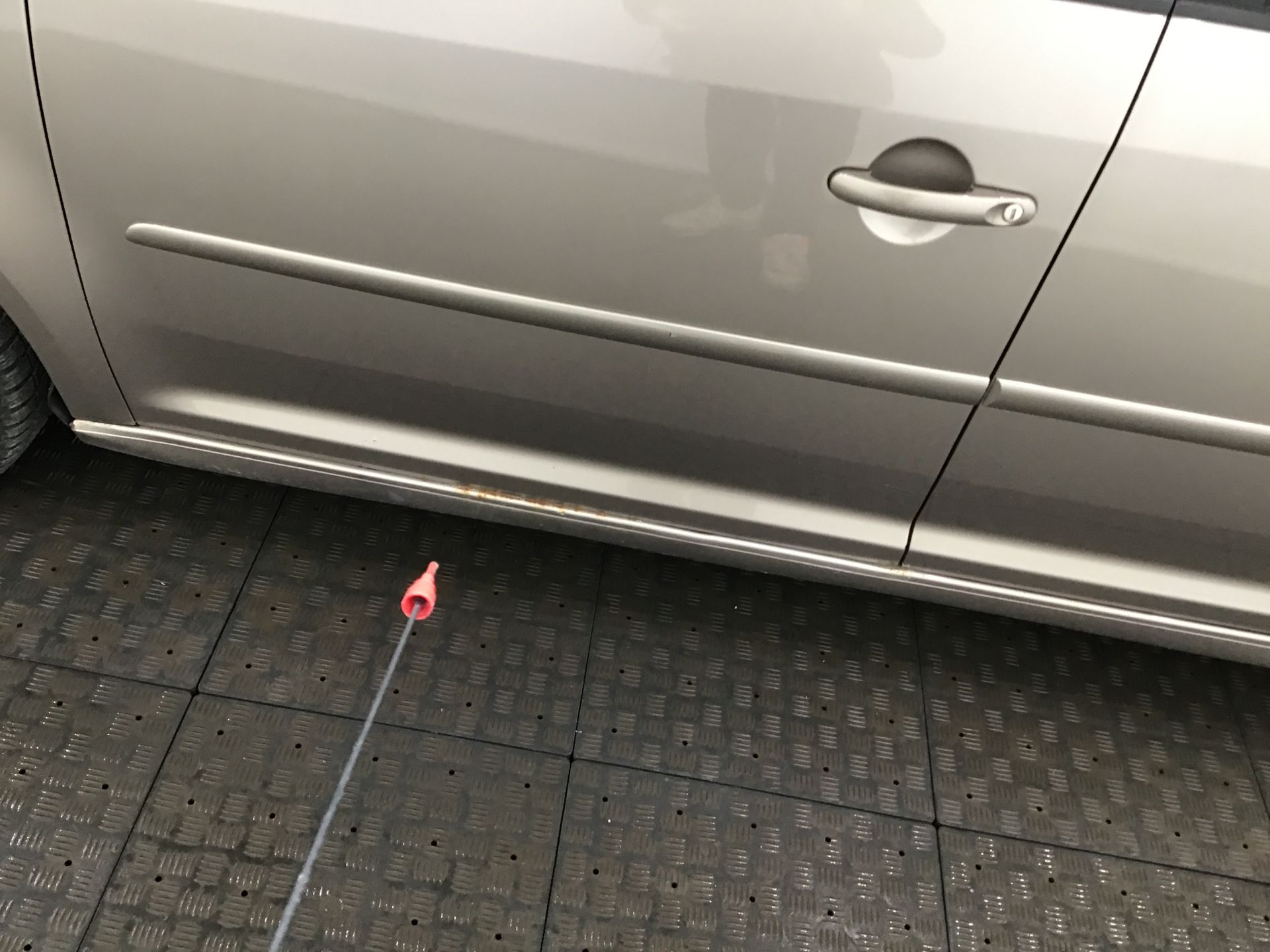 Bas de caisse gauche