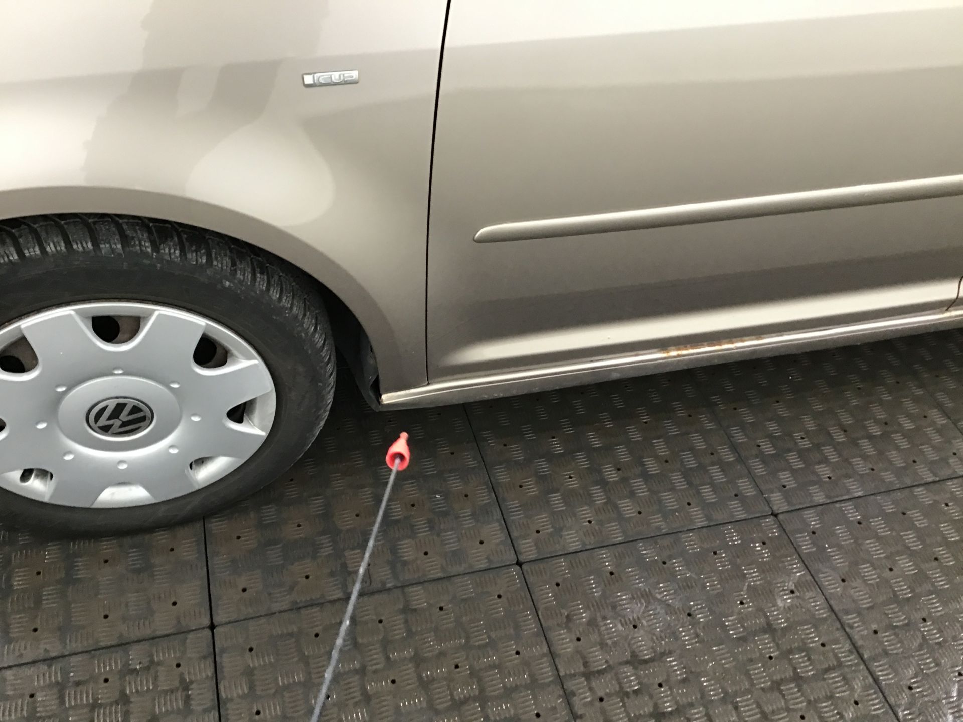 Bas de caisse gauche