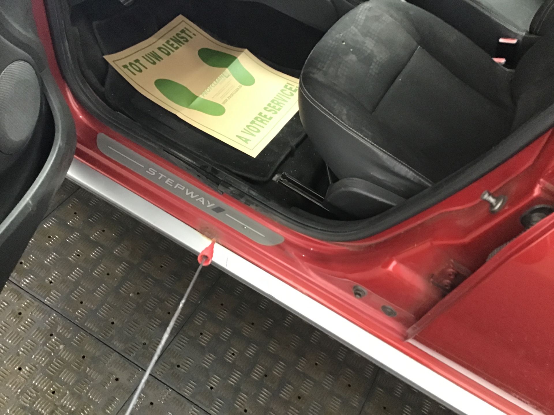 Bas de caisse gauche
