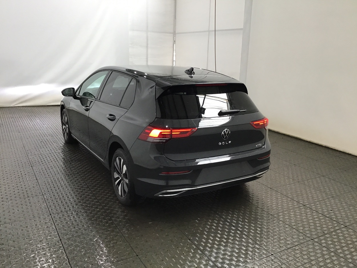 Volkswagen Golf 8 1.0 tsi